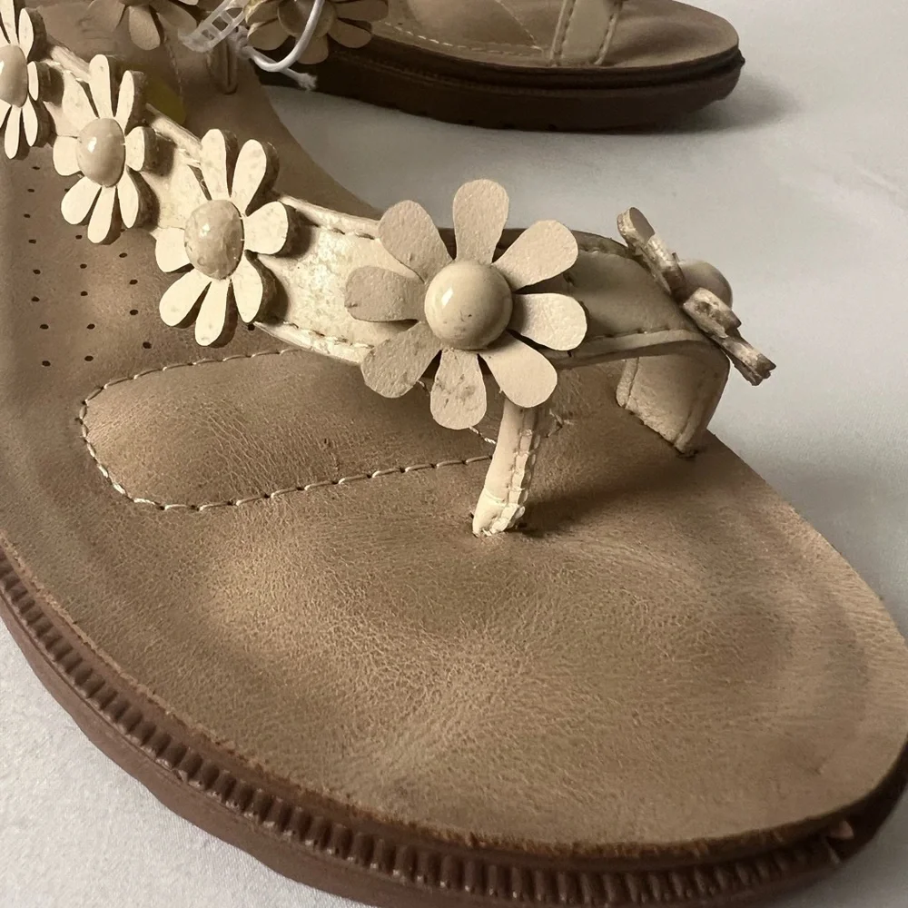 Annie Cream Slippers with Cushioned Comfort, Biege, Size 1,‎ NWOT